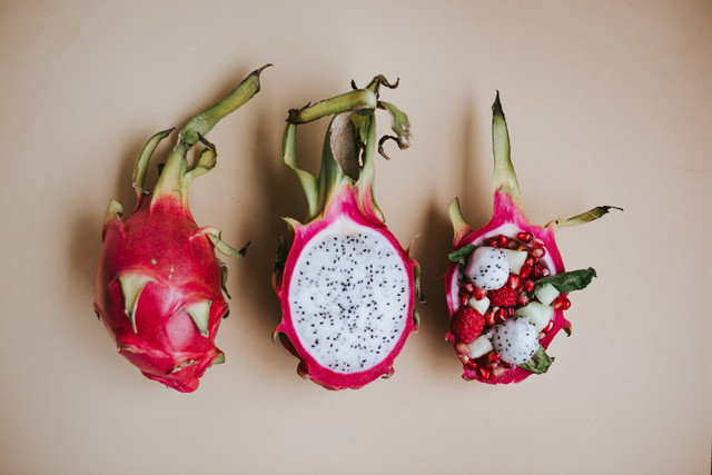Apa saja manfaat buah naga untuk kesehatan tubuh? Foto: Unsplash