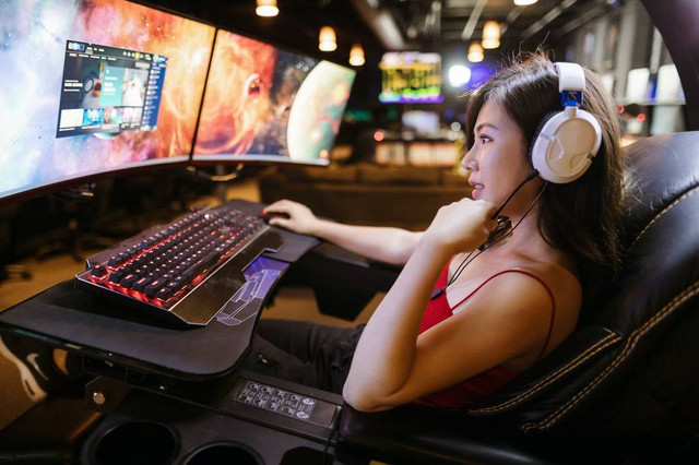 Ilustrasi pengguna kursi gaming. Foto: RODNAE Productions/Pexels