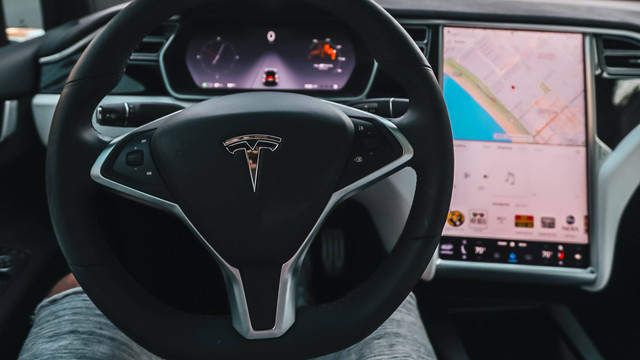 Ilustrasi Autonomous driving pada masa kini (Sumber:www.pexels.com.id/id)