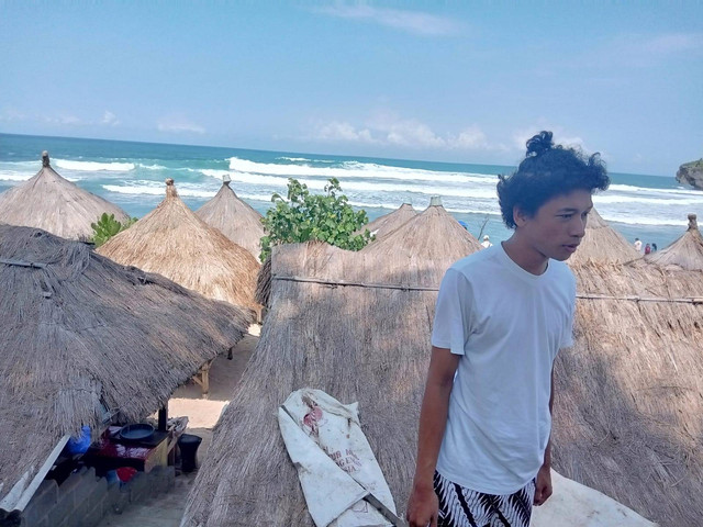 foto Pantai (sumber dokumen pribadi)