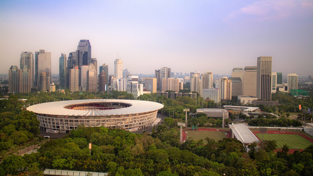 Stasiun KRL Terdekat ke GBK, Foto: Unsplash/Dino Januarsa