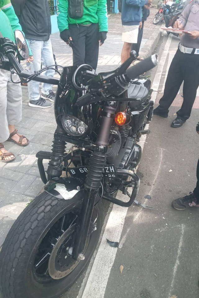 Harley Davidson yang tabrak nenek penjual tisu di kawasan Menteng, Jakarta Pusat. Foto: Dok. Istimewa