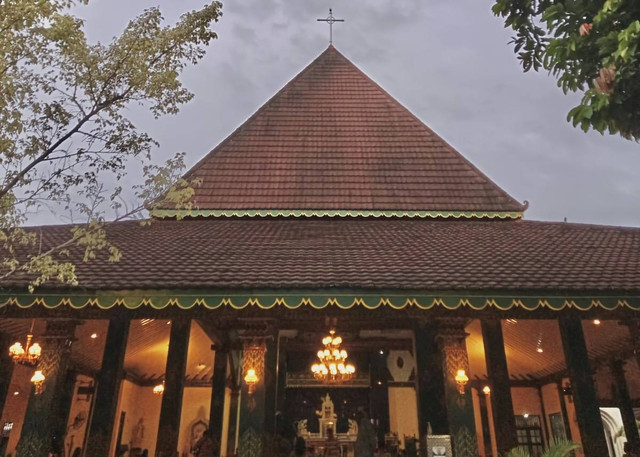Gereja Katolik di Ganjuran sebagai ilustrasi bangunan gereja, Sumber: Dokumentasi Pribadi