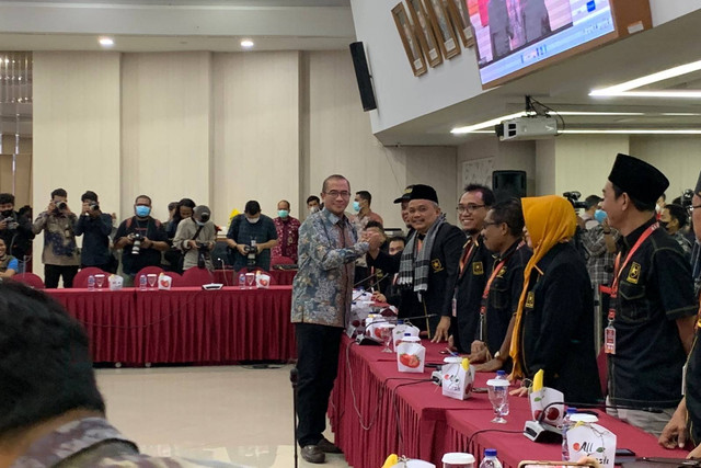 Suasana sidang pleno terbuka hasil verifikasi ulang Partai Ummat di ruang rapat lantai 2 Kantor KPU RI, Jakarta, Jumat (30/12/2022). Foto: Luthfi Humam/kumparan