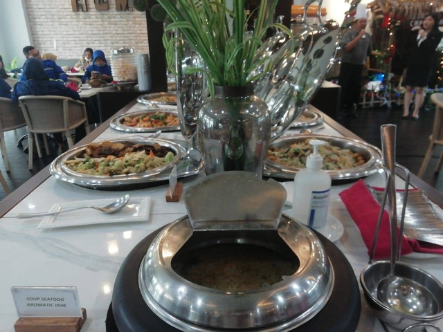 Kuliner Nusantara siap manjakan tamu hotel Grand Darmo Suite by Amithya di malam pergantian tahun. Foto: Masruroh/Basra