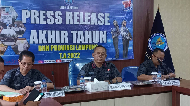 Kepala BNN Provinsi Lampung, Brigjen Pol Sungkono saat press release akhir tahun. | Foto: Sinta Yuliana/Lampung Geh