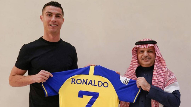 Cristiano Ronaldo resmi gabung ke klub Arab Saudi, Al Nassr. Foto: Instagram/@alnassr_fc