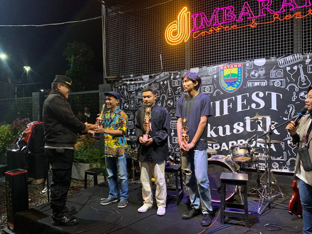http://lapasbatang.kemenkumham.go.id/berita-utama/lapangkustik-berhasil-menyabet-juara-di-event-lomba-djifest-akustik