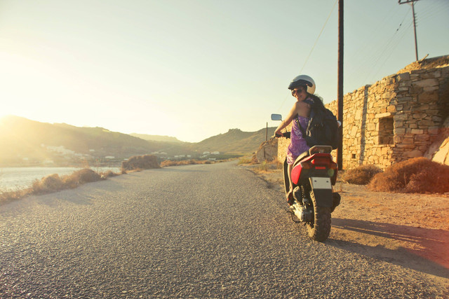 Ilustrasi Tips Jalan Jauh Naik Motor. Foto: Pexels.com.