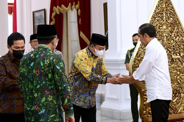 Presiden Joko Widodo terima kedatangan Ketua Umum PBNU, Yahya Cholil Staquf beserta jajaran pengurus PBNU terkait 1 Abad NU di Istana Negara, Jakarta, Senin (2/1/2023). Foto: Muchlis Jr/Biro Pers Sekretariat Presiden