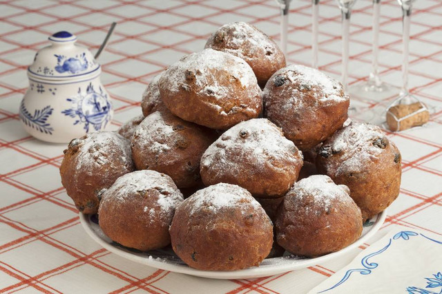 Ilustrasi oliebollen, donat khas Belanda. Foto: Shutter Stock
