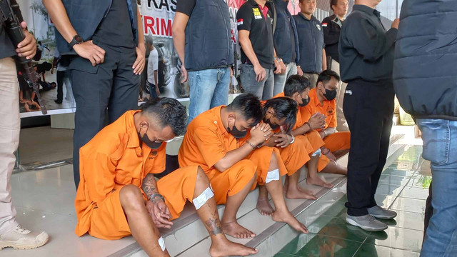 Jumpa pers komplotan rampok sadis yang beraksi di rumah pengusaha asal Kabupaten Batang, Jawa Tengah. Foto: Intan Alliva Khansa/kumparan