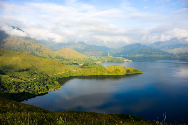 Ilustrasi Rekomendasi Tempat Wisata di Samosir. Foto: Unsplash/rizaldie_project.