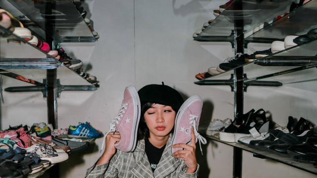 https://www.pexels.com/id-id/pencarian/koleksi%20sepatu%20brand%20