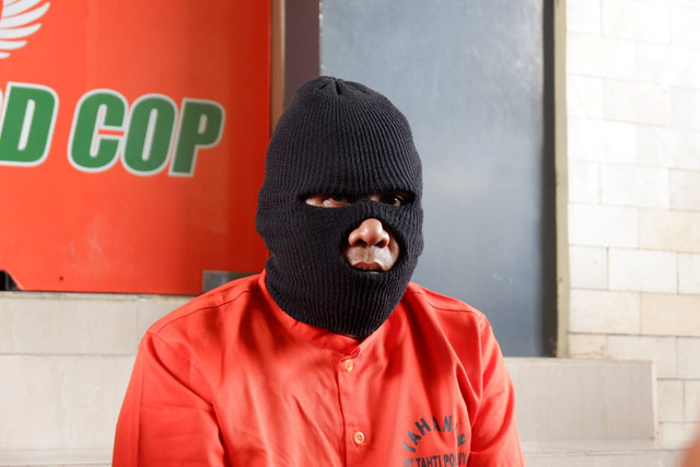 SIP (31) dan JN (32) dua tersangka pencurian di rumah Jaksa KPK di Yogyakarta. Foto: Arfiansyah Panji Purnandaru/kumparan