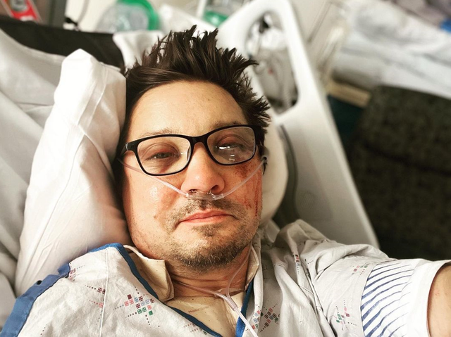 Jeremy Renner unggah foto pertama usai kecelakaan. Foto: Instagram/@jeremyrenner