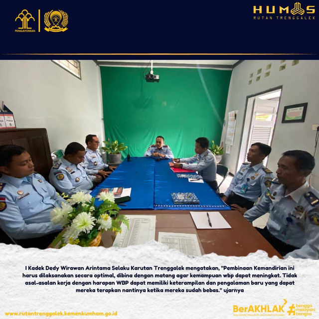 rapat di ruang sekretariat wbk. foto dari humas rutan trenggalek