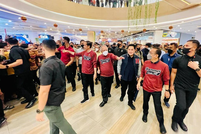 Presiden Joko Widodo berkunjung ke Mal Living World, Kota Pekanbaru, Riau, Rabu (4/1/2023).  Foto: Laily Rachev/Biro Pers Sekretariat Presiden