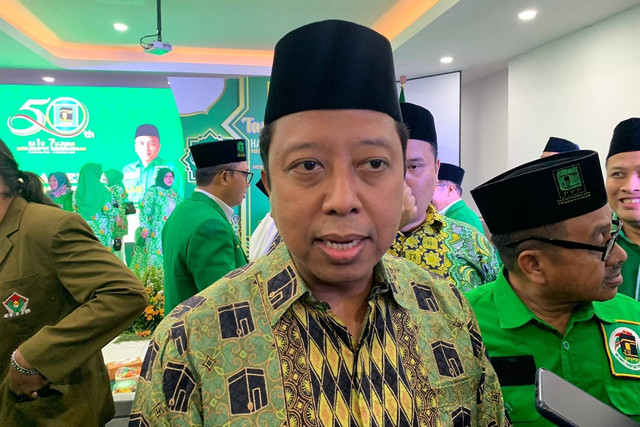 Ketua Majelis Pertimbangan PPP Romahurmuziy (Romy) di Kantor DPP PPP, Jakarta Pusat, Kamis (5/1/2023). Foto: Paulina Herasmaranindar/kumparan