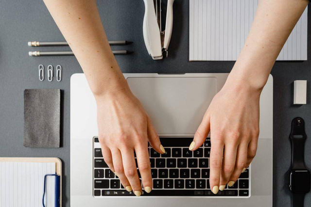 Sumber gambar: pexels.com oleh Mart Production