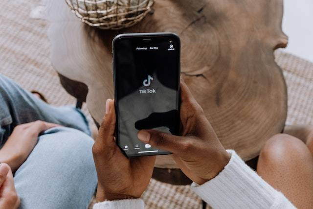 Ilustrasi menggunakan TikTok. Foto: Pexels.com