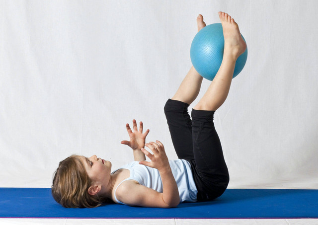 Gymnastic adalah salah satu jenis olahraga yang mampu mendukung tumbuh-kembang anak. Foto: Pexels.com