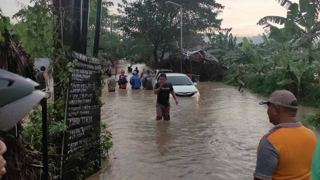 Suasana Perumahan Dinar Indah, Kecamatan Tembalang, Kota Semarang pasca di terjang banjir bandang. Foto: Dok. Istimewa
