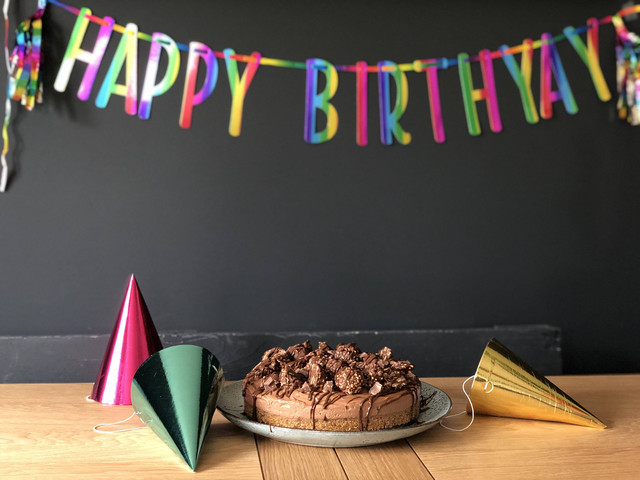 Ilustrasi Ucapan HBD Aesthetic dan Menarik untuk Orang Tercinta. Foto: Unsplash/englishmum.