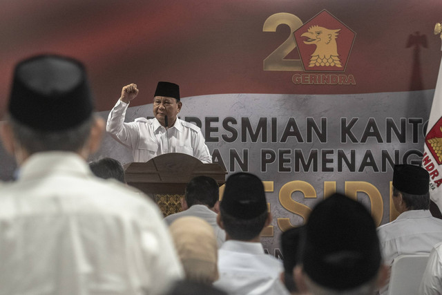 Ketua Umum Partai Gerindra Prabowo Subianto memberikan pidato politiknya pada acara peresmian Kantor Badan Pemenangan Presiden Partai Gerindra di Jakarta, Sabtu (7/1/2023). Foto: Muhammad Adimaja/Antara Foto