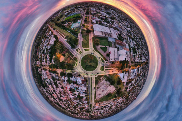 Ilustrasi hasil foto dengan kamera 360. Foto: Sebastian Vittori/Shutterstock