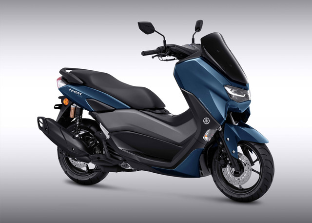 Motor Yamaha NMAX 155 dengan warna matte blue. Foto: dok. Yamaha Indonesia