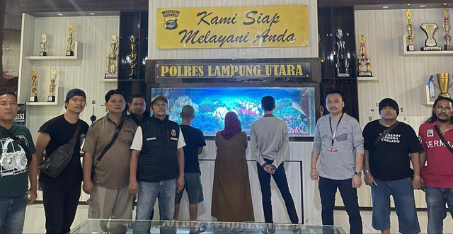 Oknum kepala sekolah dan 2 orang penadah hasil curian ditangkap. | Foto: Dok Polres Lampung Utara