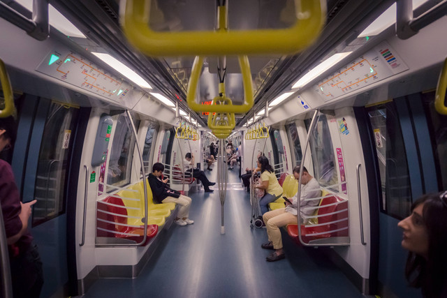 Fasilitas MRT, Foto: UNsplash/Kit Suman.