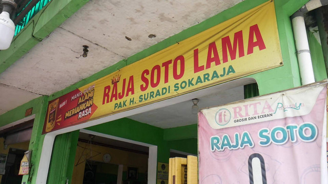 Bangunan tua yang menjadi saksi perkembangan Raja Soto Lama H. Suradi selama puluhan tahun. Sumber: Penulis