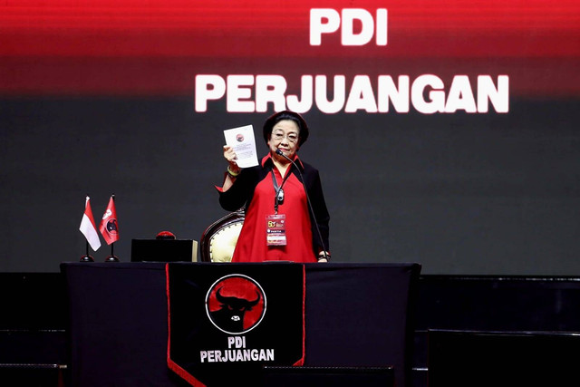 Ketua Umum PDIP Megawati Soekarnoputri memberikan pidato di HUT ke-50 PDIP di JIExpo Kemayoran, Jakarta pada Selasa (10/1). Foto: PDIP