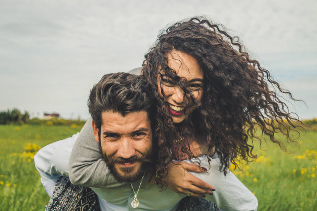 Bio Couple Pasangan, Foto: Unsplash/Chermiti Mohamed