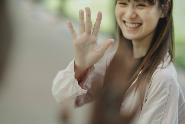 Kata-kata selain See You Soon Sebelum Bertemu Teman yang Jauh, foto: Pexels/Zen Chung