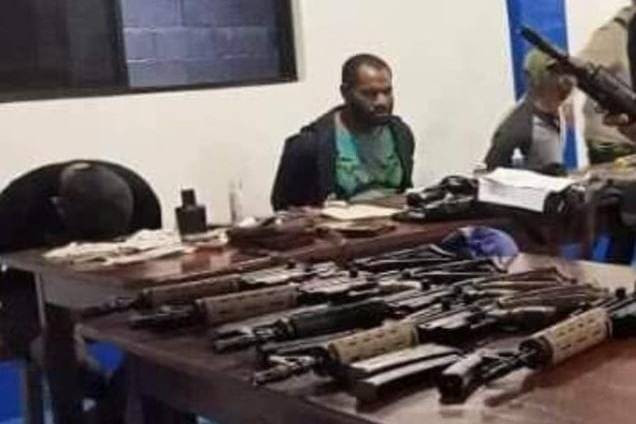 Anton Gobay, pilot WNI yang ditangkap polisi Filipina atas kepemilikan senjata. Foto: Dok. Istimewa