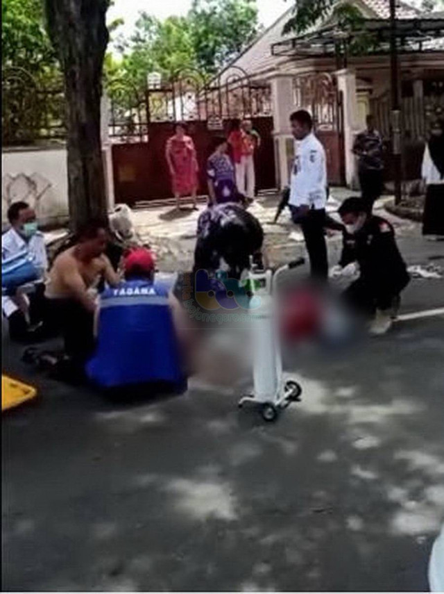 Kecelakan lalu lintas di Jalan dr Wahidin, turut Kelurahan Kepatihan, Kecamatan Bojonegoro Kota, Kabupaten Bojonegoro, Jawa Timur. Rabu (11/01/2023). (Foto: Dok Istimewa)