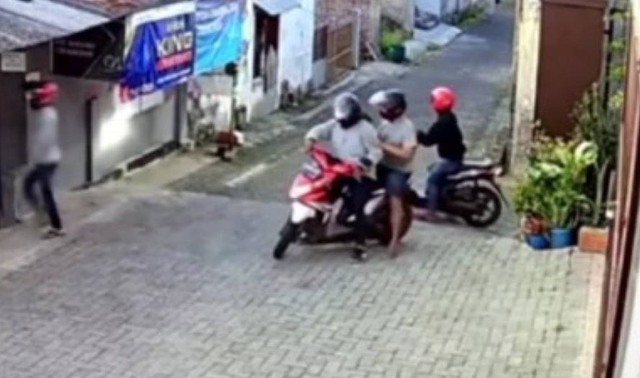 Pelaku.