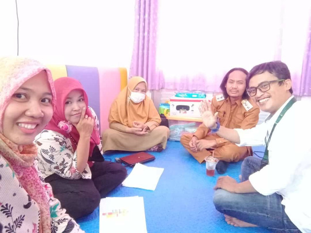 Suksesnya kegiatan adalah berkoordinasi dengan para pihak terkait. Dokumen pribadi.