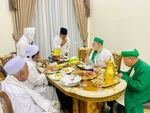 Cerita Gus Reza Lamongan saat Temani Cucu Syekh Abdul Qadir Al-Jailani