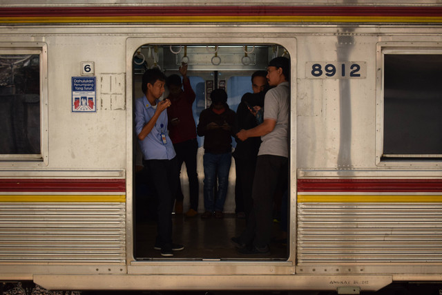 Informasi Rute KRL Citayam-Nambo Terbaru 2023 untuk Penumpang, foto: Unsplash/Akmal S. Sabiq