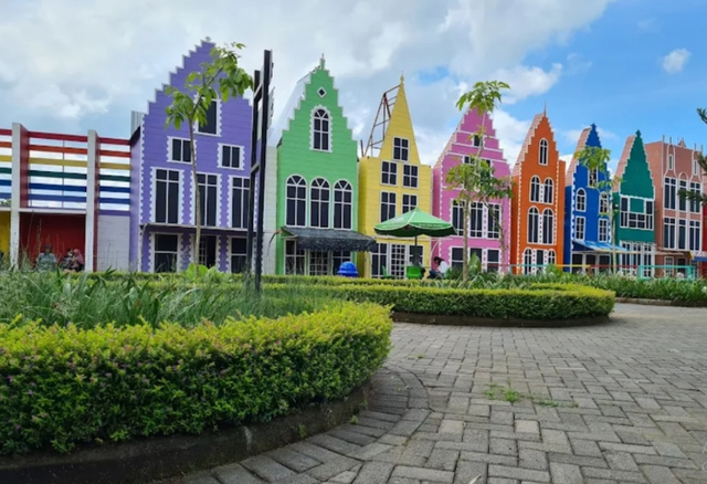 Ilustrasi Harga Sewa Skuter di Santerra De Laponte. Foto: Google street view.