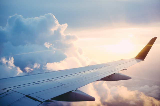 Non stop flight adalah, Foto: Unsplash/Ross Parmly.
