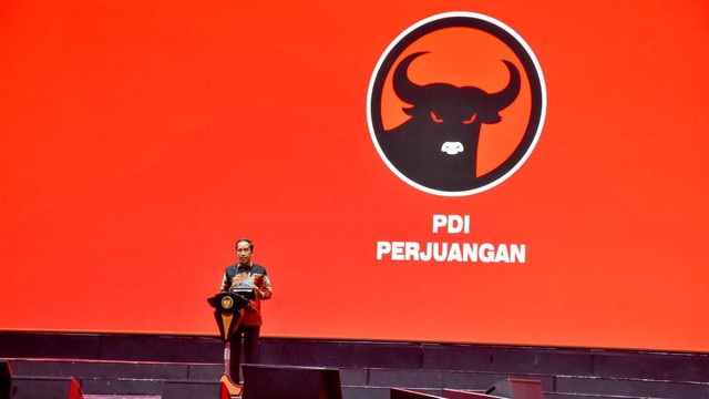 Presiden Jokowi berpidato dalam HUT ke-50 PDIP di Hall A JIExpo Kemayoran, Jakarta, Selasa (10/01/2023). FOTO: Dok PDIP