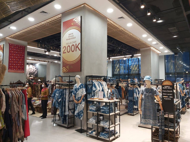 Area berbelanja aneka produk lokal di Mall Sarinah/ Foto : Al Farisi Andriansyah
