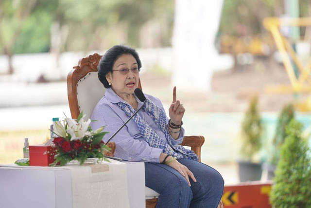 Megawati memberikan sambutan saat meninjau Kawasan Kawasan Ekonomi Khusus (KEK) Sanur, Bali, Senin (16/1/2023). Foto: Dok. Istimewa