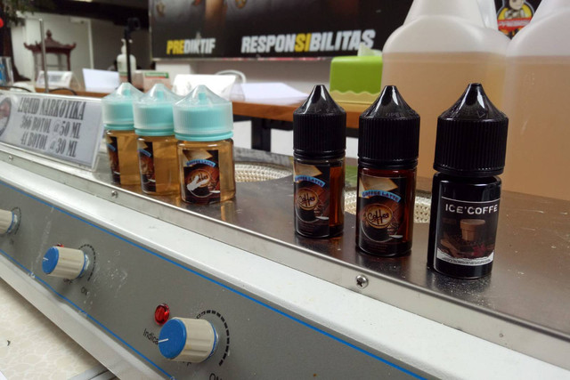 Ditnarkoba Polda Metro Jaya menyampaikan rilis kasus pembuatan liquid vape berbahan sabu, Senin (16/1/2023). Foto: Ananta Erlangga/kumparan