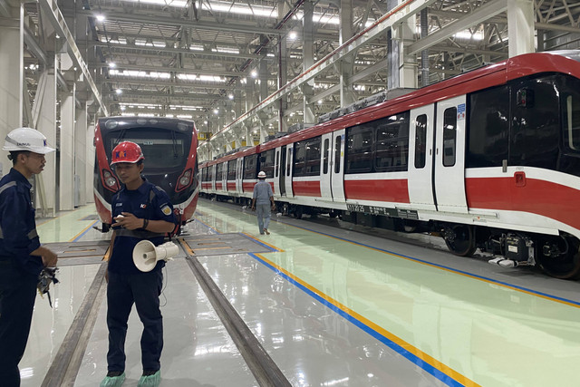 Stabling Depo LRT Jabodebek, Bekasi.  Foto: Alfaddillah/kumparan 